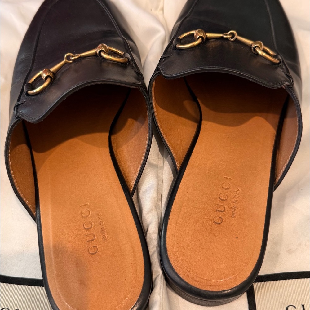 Gucci Black Leather Loafers with Gold Bit Detail - Picture 3 of 4
